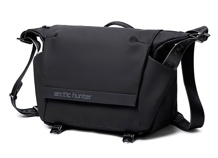 ARCTIC HUNTER τσάντα ώμου K00152 με θήκη tablet, 13L, μαύρη -κωδικός K00152-BK