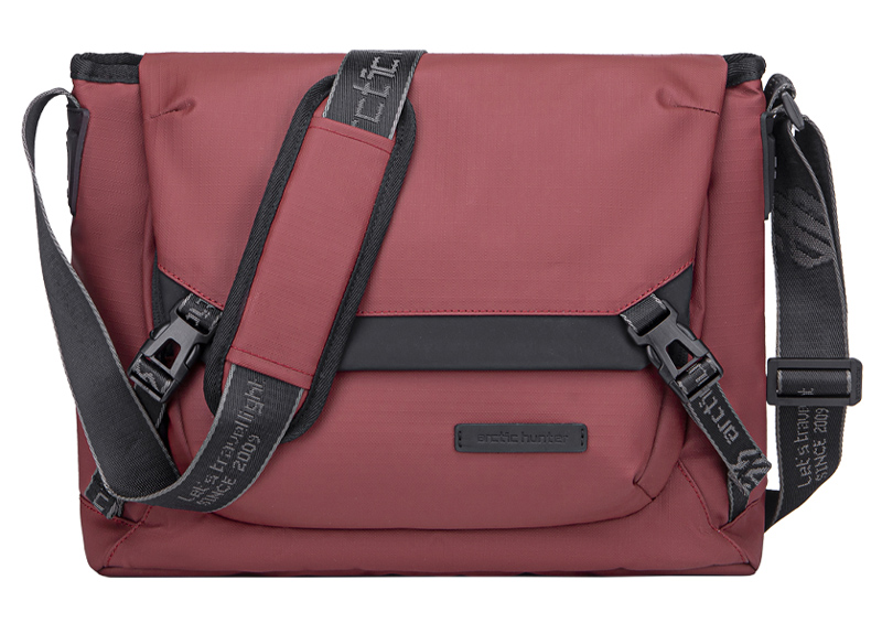 ARCTIC HUNTER τσάντα ώμου K00528 με θήκη tablet, 10L, κόκκινη -κωδικός K00528-RD
